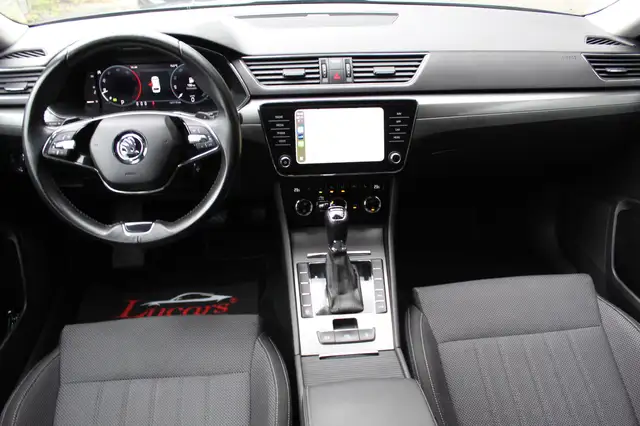 Skoda Superb view 12