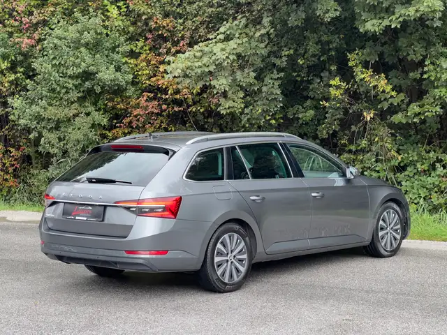 Skoda Superb view 2