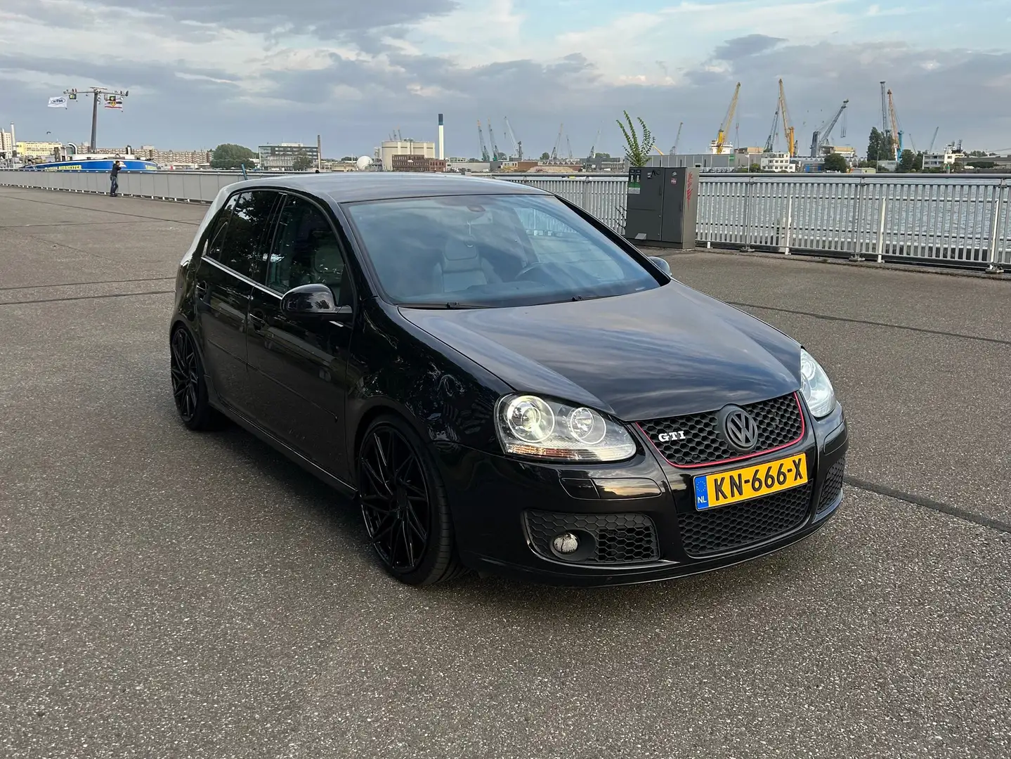 Volkswagen Golf Golf 2.0 TFSI GTI Zwart - 2
