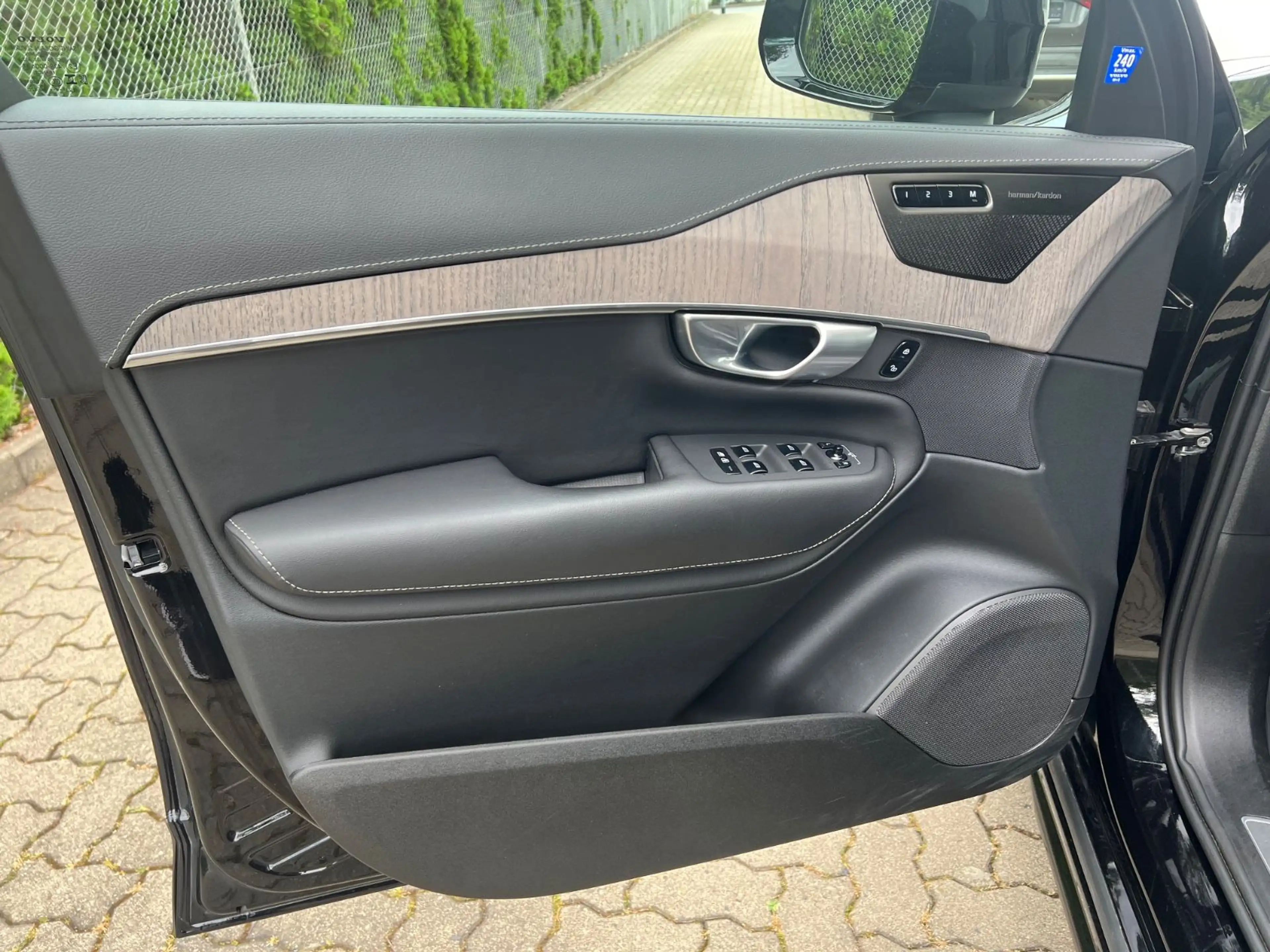 Volvo XC90 Recharge T8 Ultimate Dark AHK GARANTIE — photo 12