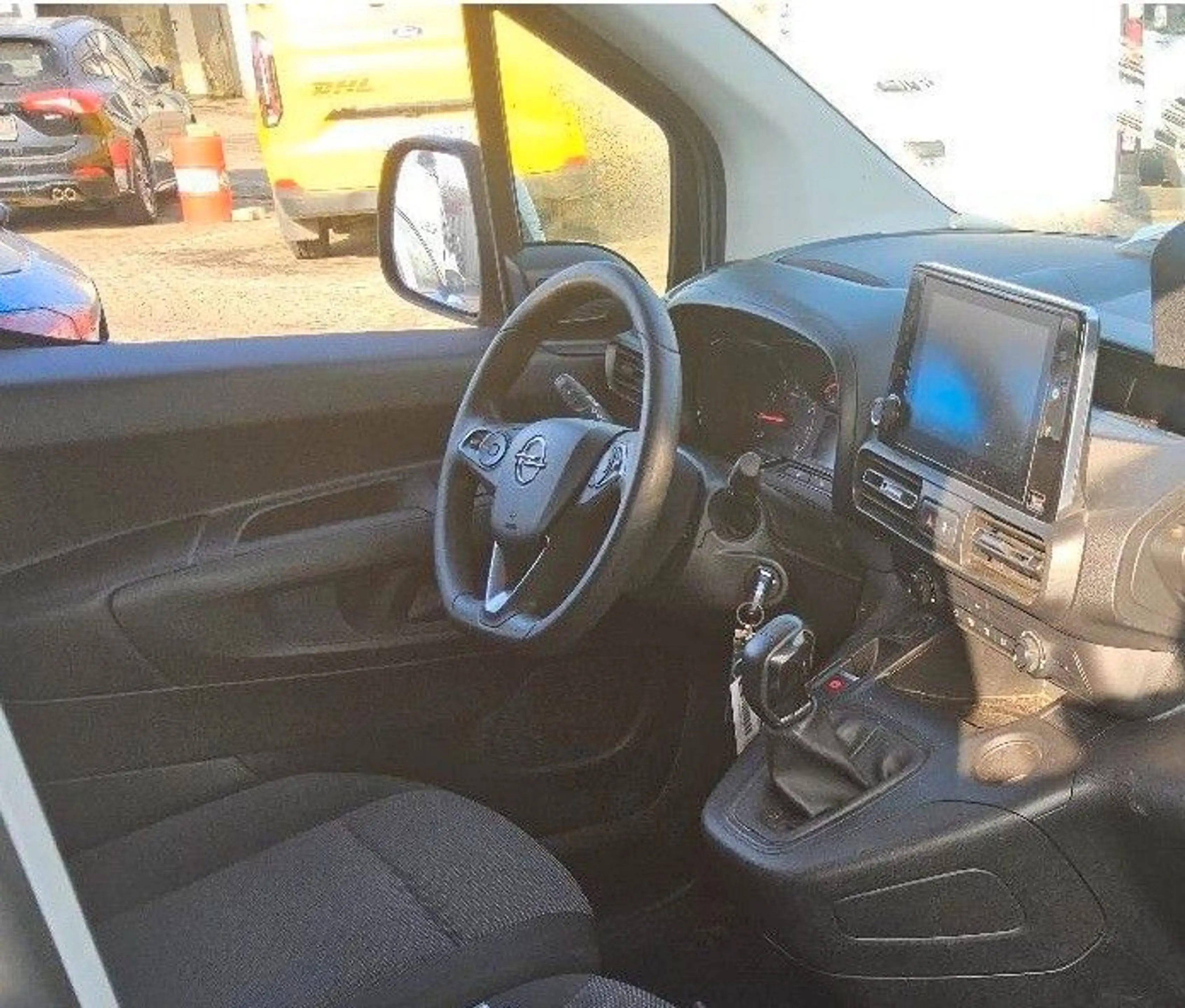 Opel Combo E Cargo Edition mit Klimaanlage/Garantie — photo 3