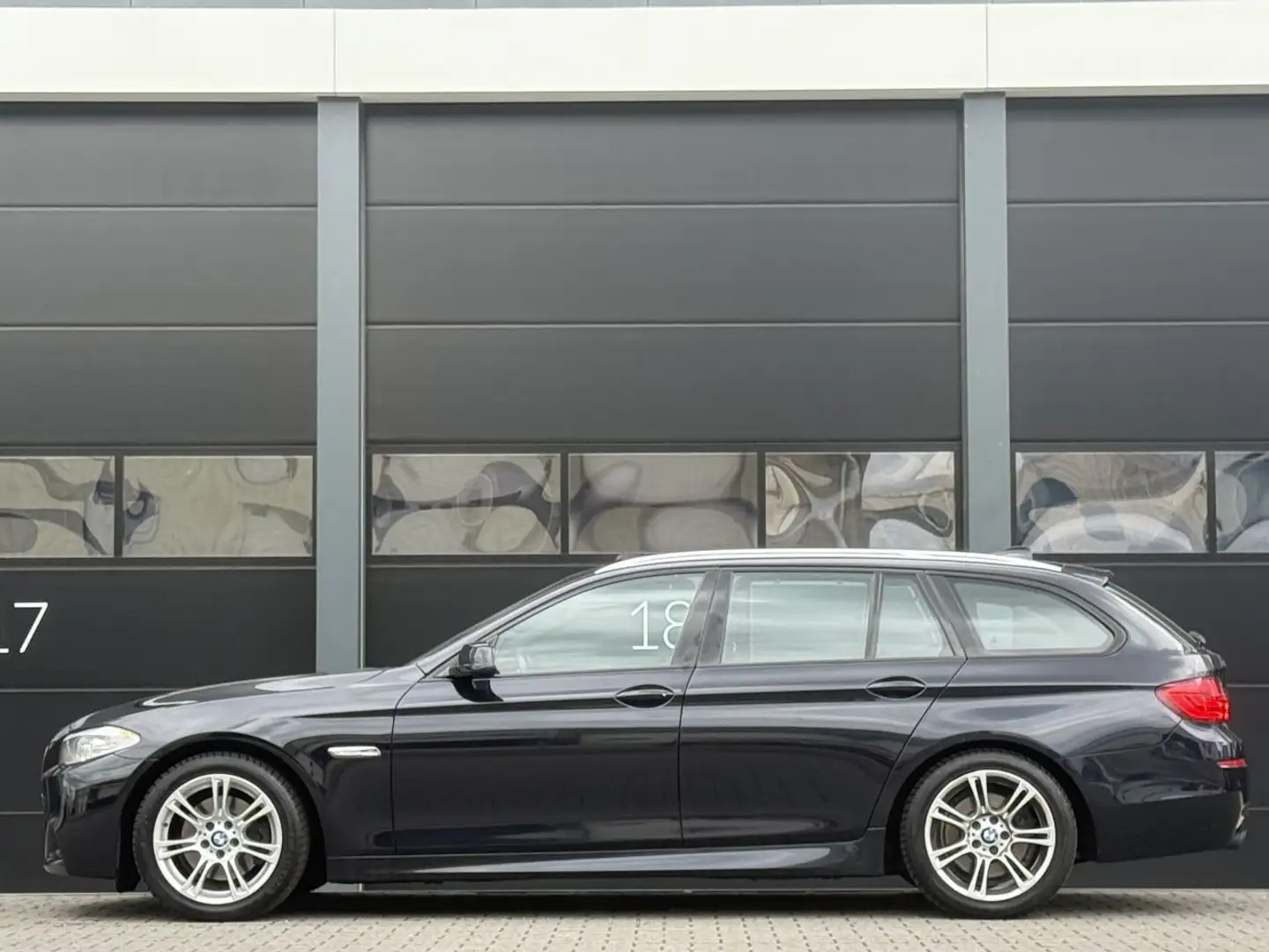 BMW 520 5-serie 520d High Executive M-pakket Zwart - 2