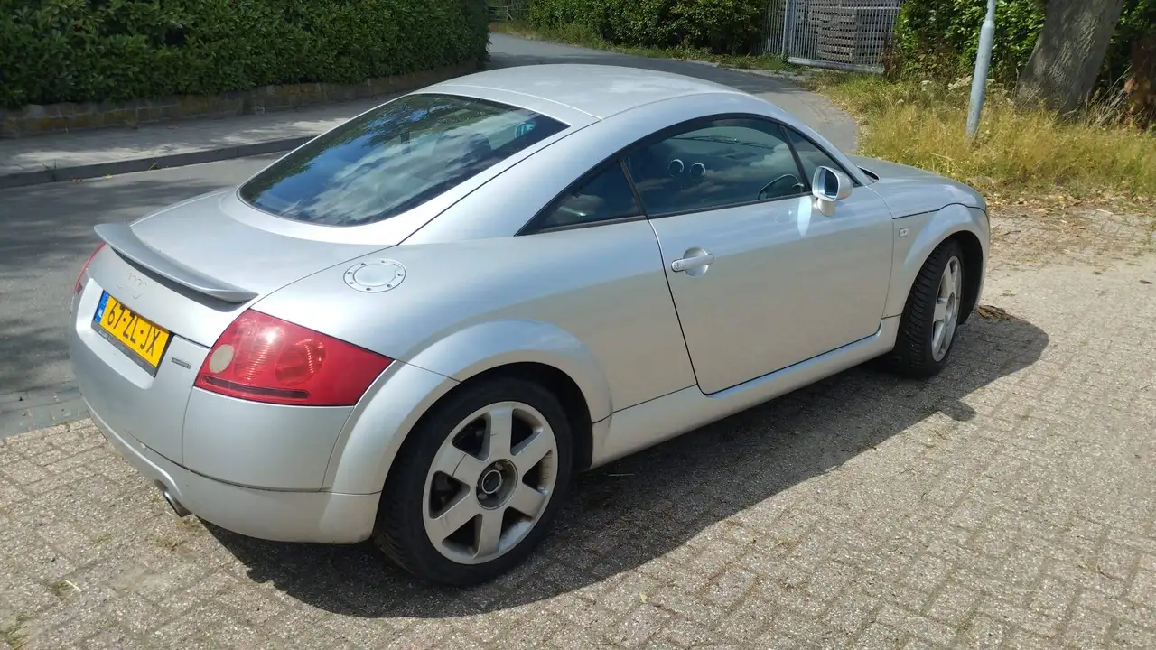 Audi TT 1.8 5V Turbo quattro, foto 3