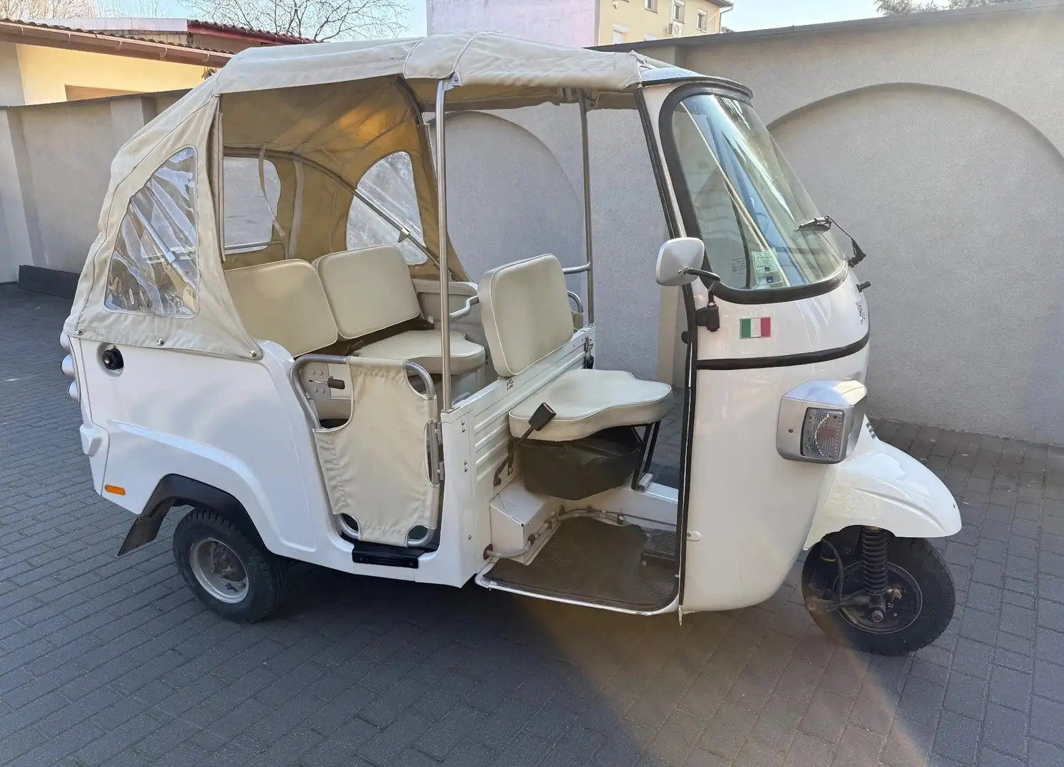 Piaggio Ape Calessino White - 1