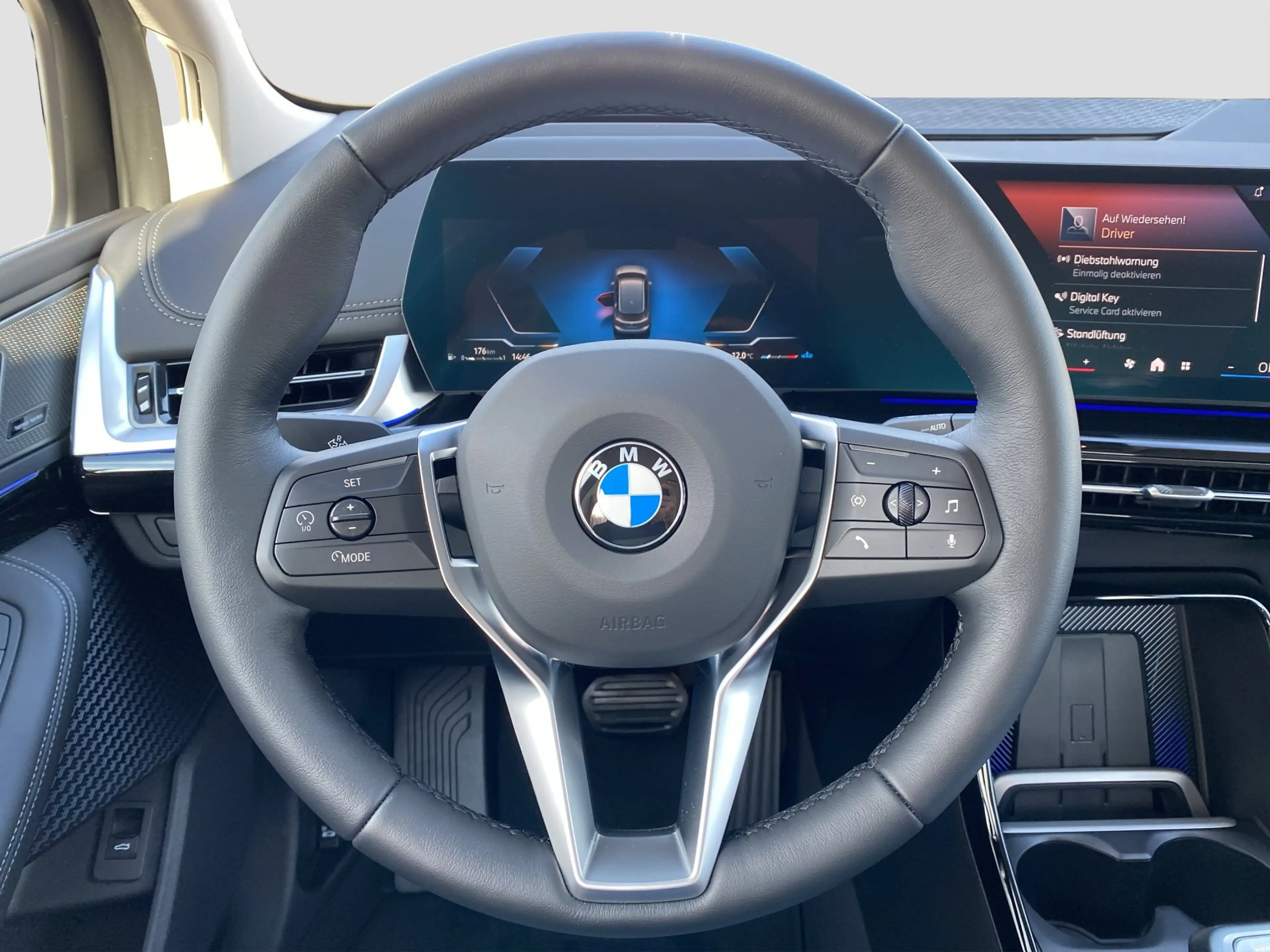 BMW 220 220i Active Tourer UPE 50.710 EUR Head-Up-Display — photo 12