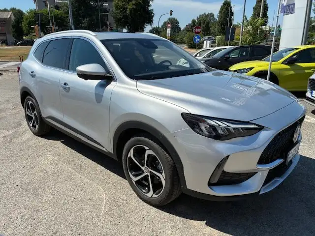 MG HS HS 1.5 t Luxury - SOLI 16.400 km!