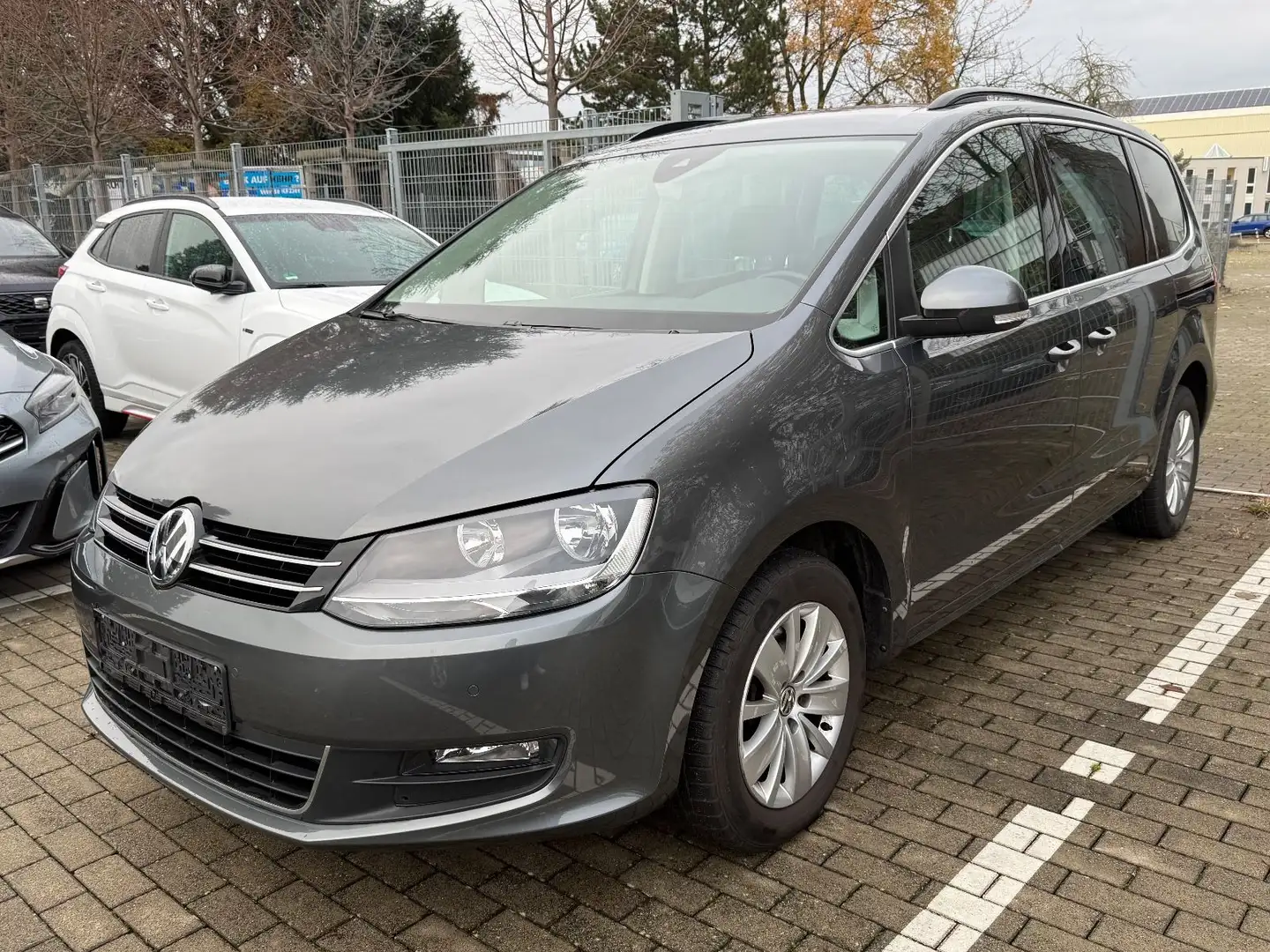 Volkswagen Sharan 2.0 TDI*DSG*7-Sitz*Temp*SpurA*SHZ*PDC* Grau - 2