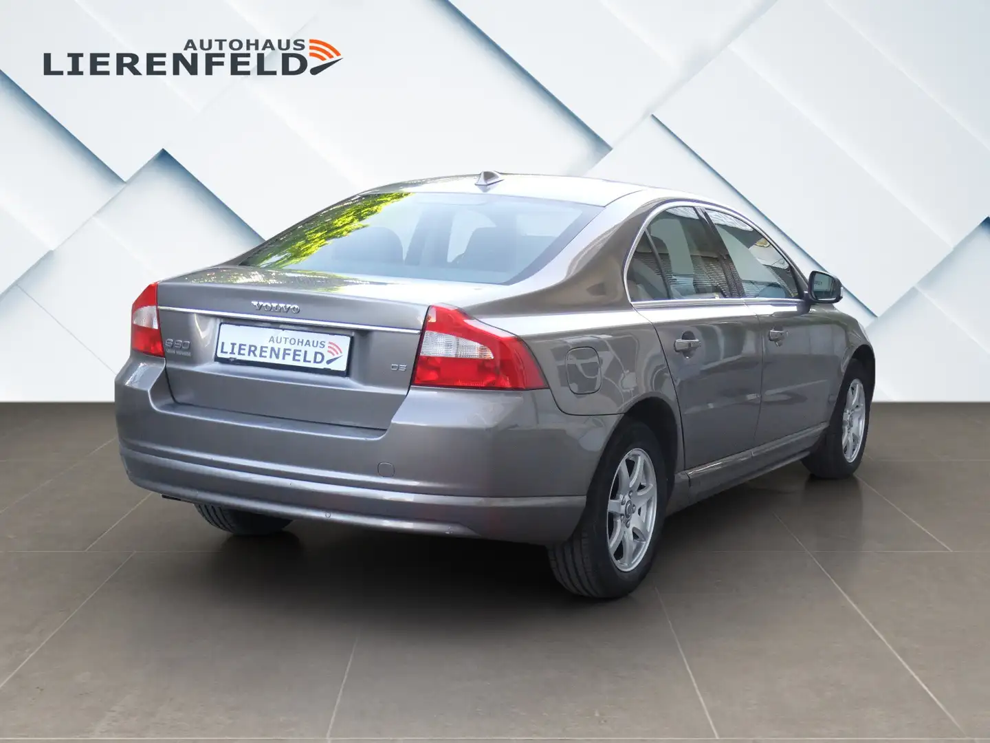 Volvo S80 2.4 D5 Momentum Automatik Leder aus 1.Hand Grau - 2
