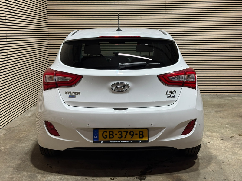 Hyundai i30 1.6 GDI Go! | Camera | Navi | Bluetooth | NAP — photo 9
