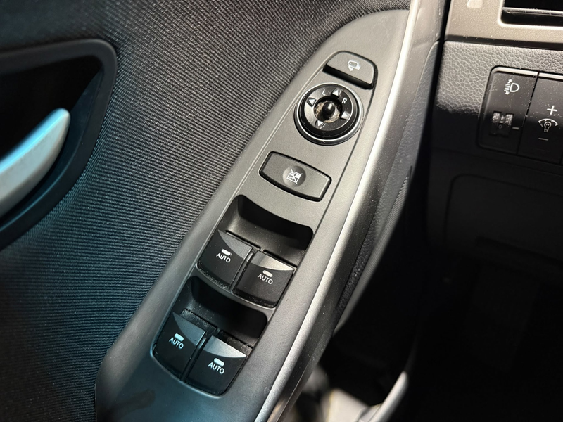 Hyundai i30 1.6 GDI Go! | Camera | Navi | Bluetooth | NAP — photo 23