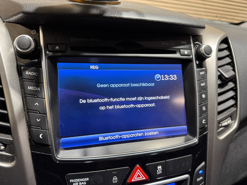 Hyundai i30 1.6 GDI Go! | Camera | Navi | Bluetooth | NAP — photo 18