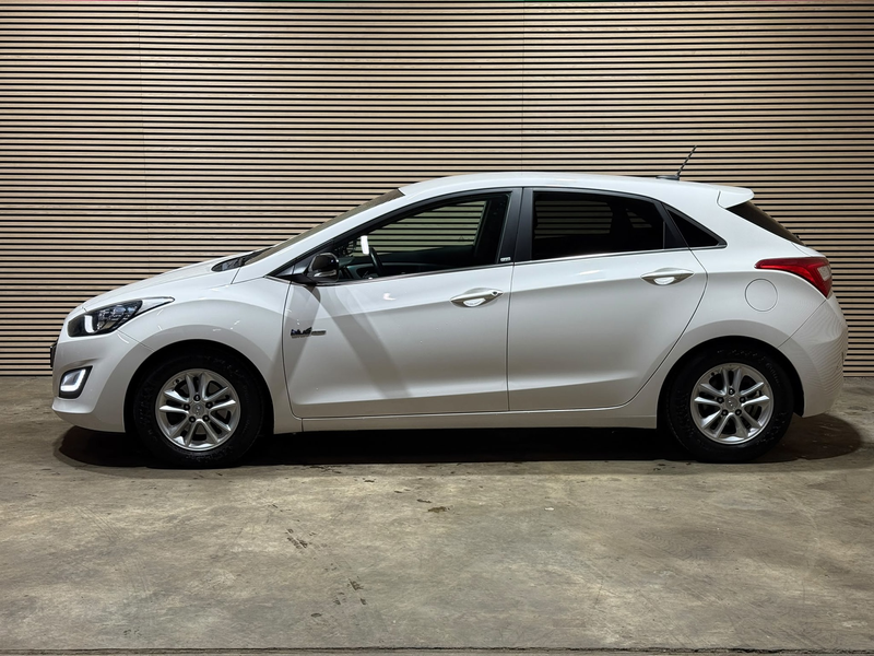 Hyundai i30 1.6 GDI Go! | Camera | Navi | Bluetooth | NAP — photo 6