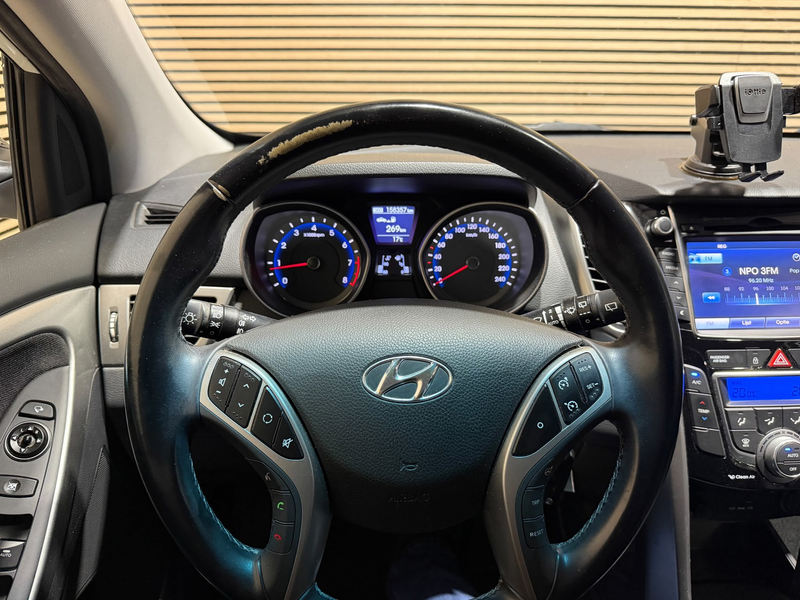 Hyundai i30 1.6 GDI Go! | Camera | Navi | Bluetooth | NAP — photo 13