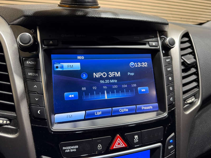 Hyundai i30 1.6 GDI Go! | Camera | Navi | Bluetooth | NAP — photo 15