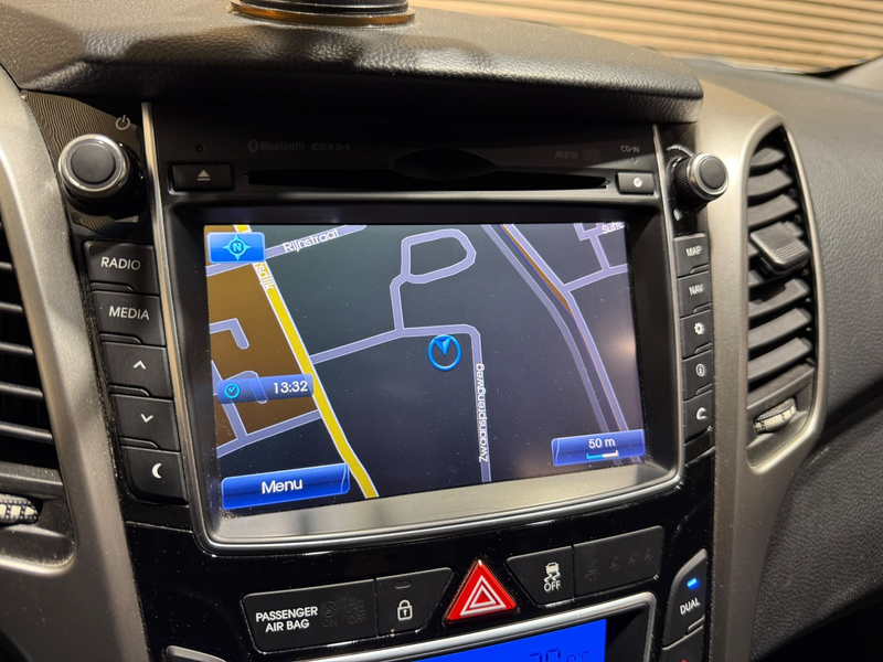 Hyundai i30 1.6 GDI Go! | Camera | Navi | Bluetooth | NAP — photo 16