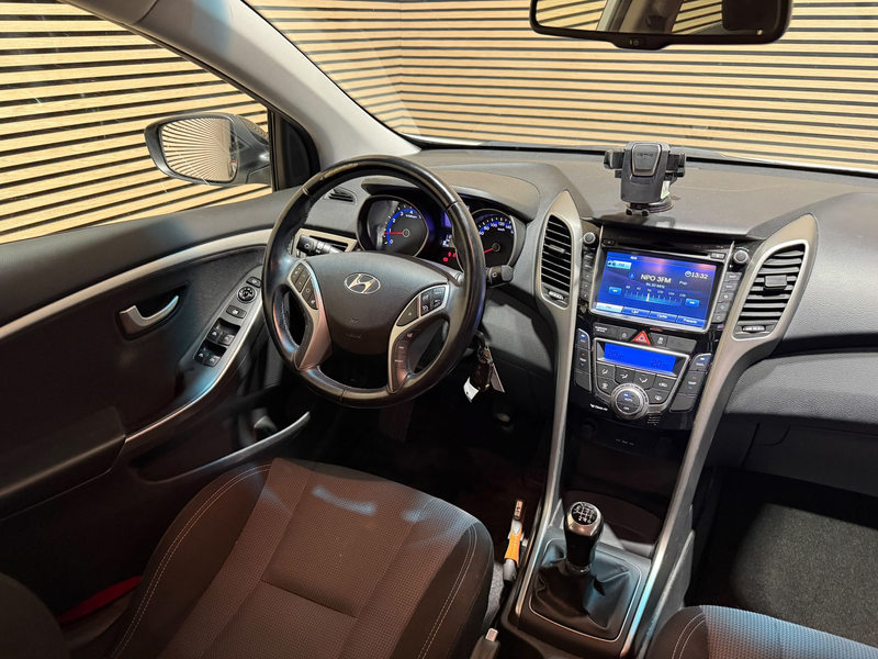 Hyundai i30 1.6 GDI Go! | Camera | Navi | Bluetooth | NAP — photo 3