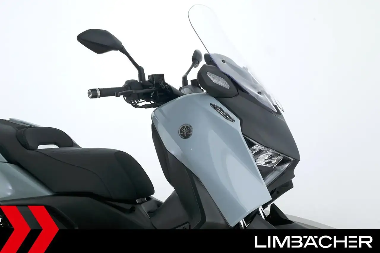 Yamaha X-Max 300
