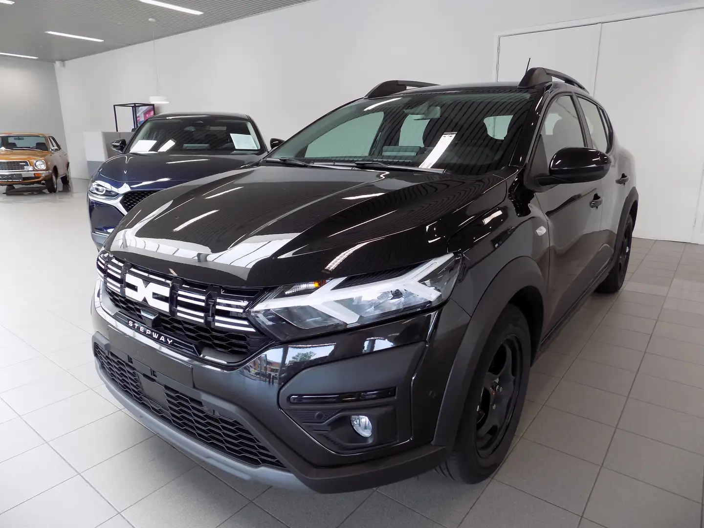 Dacia Sandero Stepway 1.0 TCe Expression Černá - 1