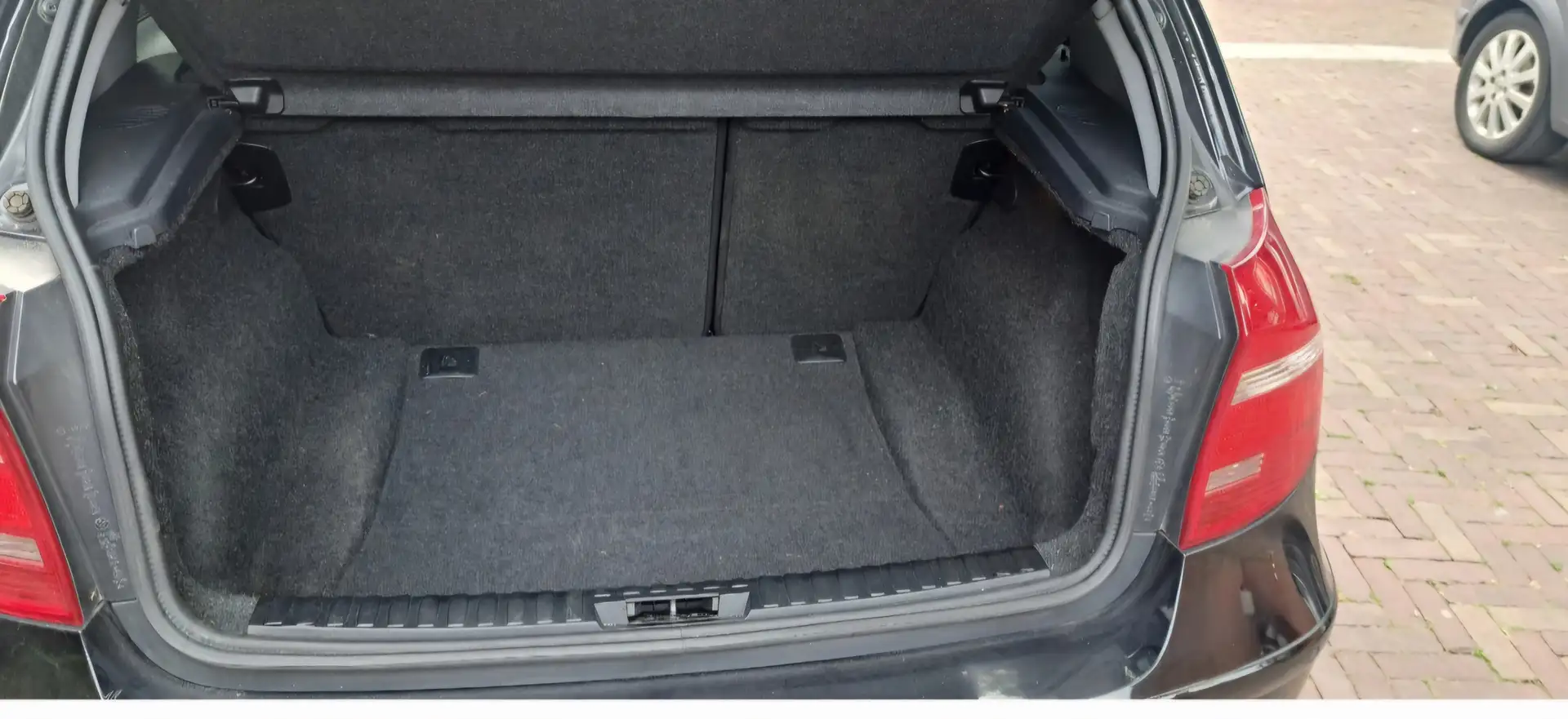 BMW 116 116 116i Corporate Zwart - 2