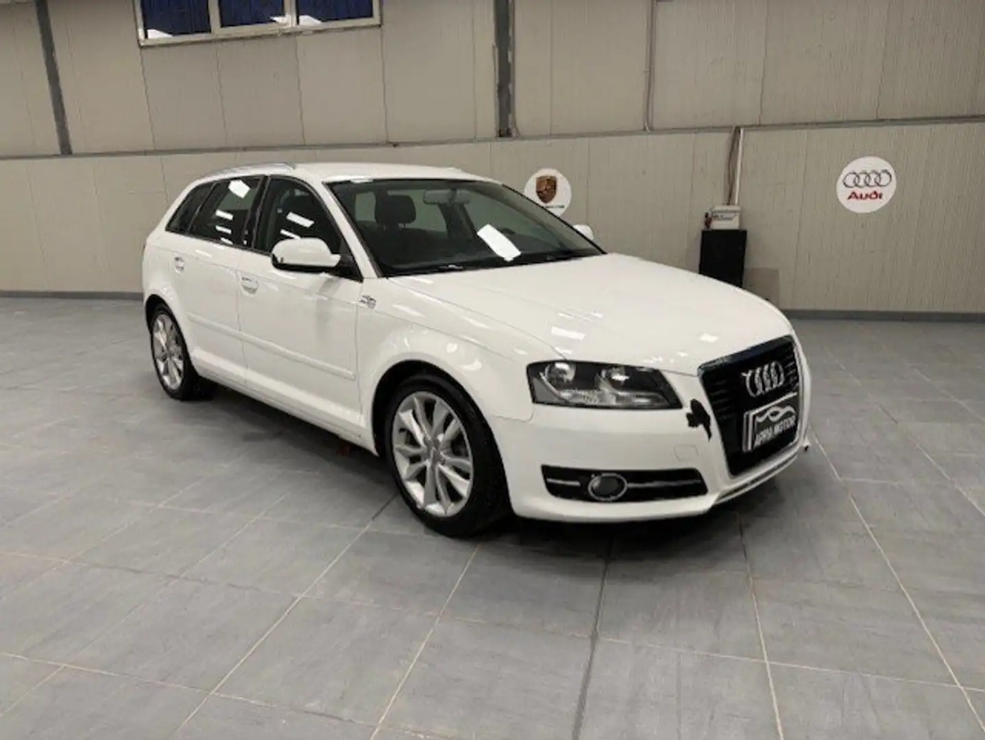 Audi A3 A3 II 2013 Sportback Sportback 2.0 tdi Ambiente Weiß - 2