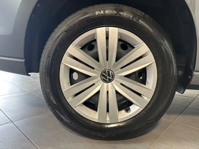 Volkswagen Caddy view 3