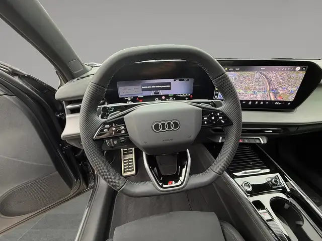 Audi Q3 view 11