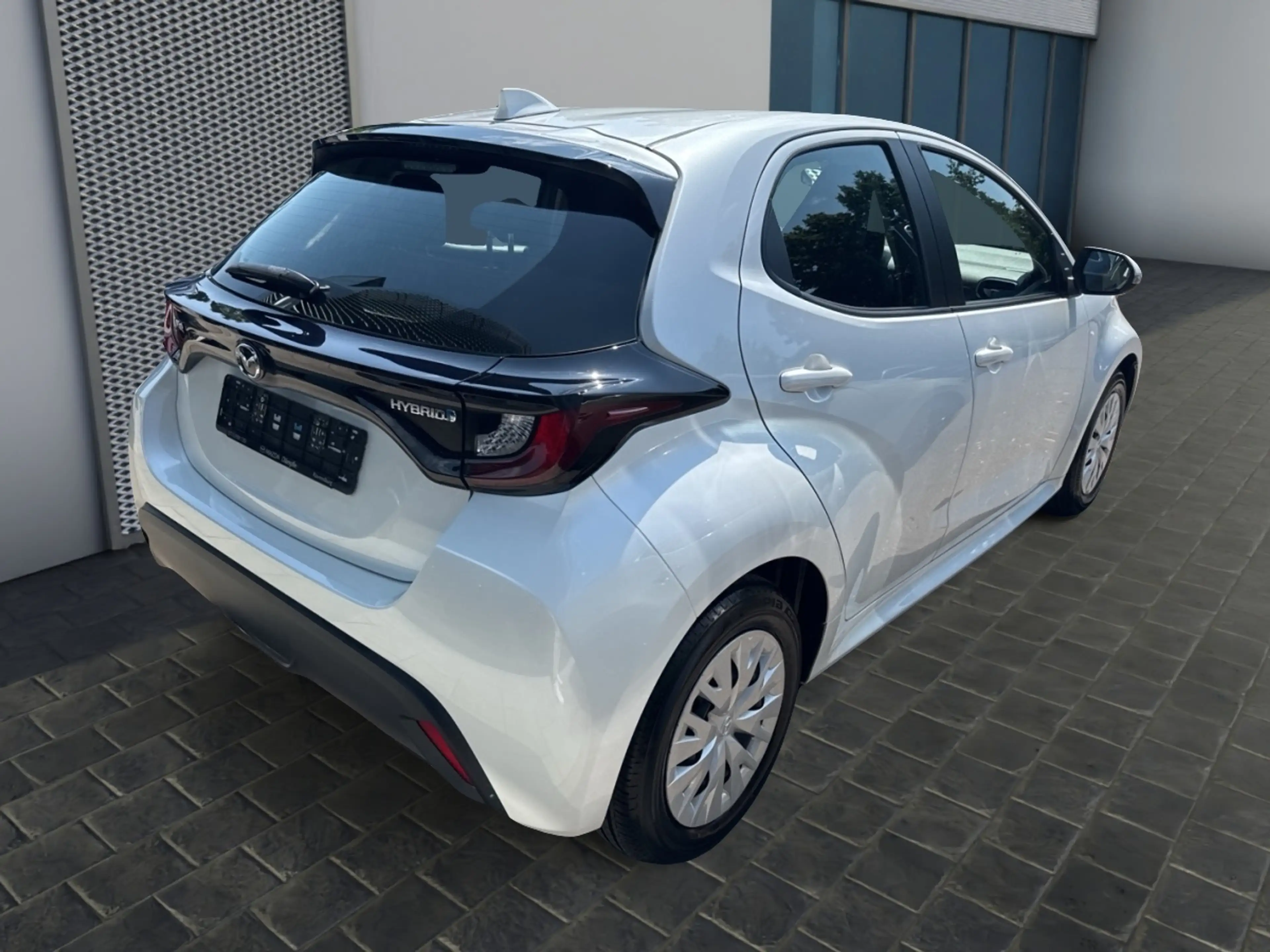 Mazda 2 Hybrid 1.5L VVT-i 116 PS AT FWD Pure — photo 3