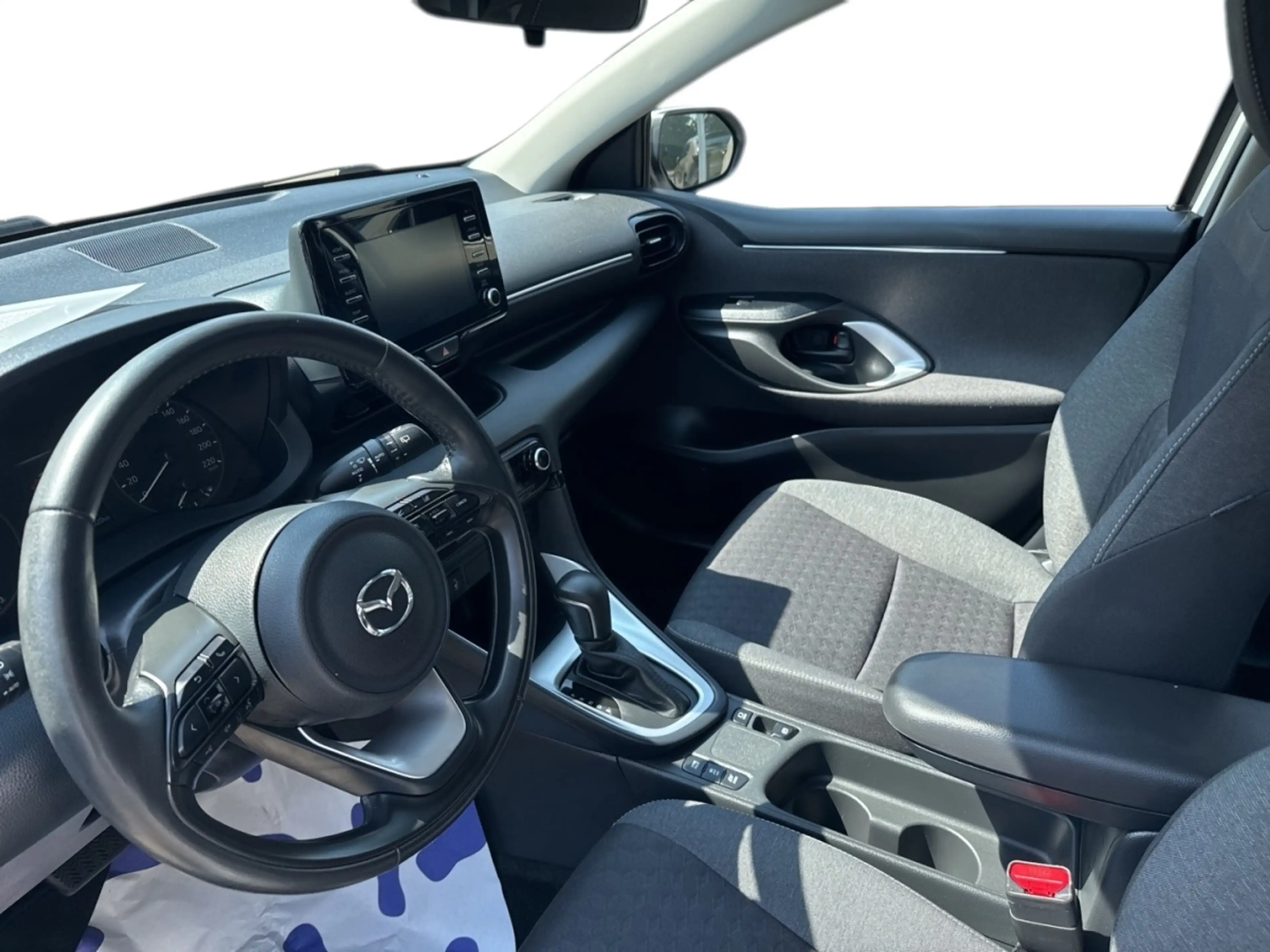 Mazda 2 Hybrid 1.5L VVT-i 116 PS AT FWD Pure — photo 5