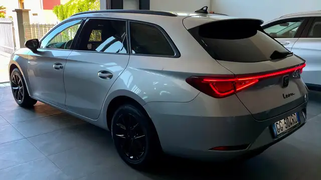 SEAT Leon view 5