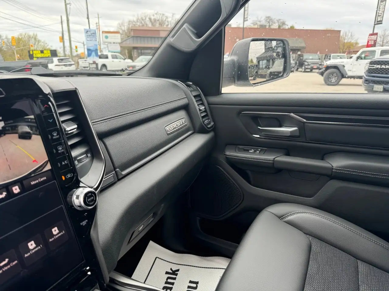 RAM 1500 снимка RAM 1500