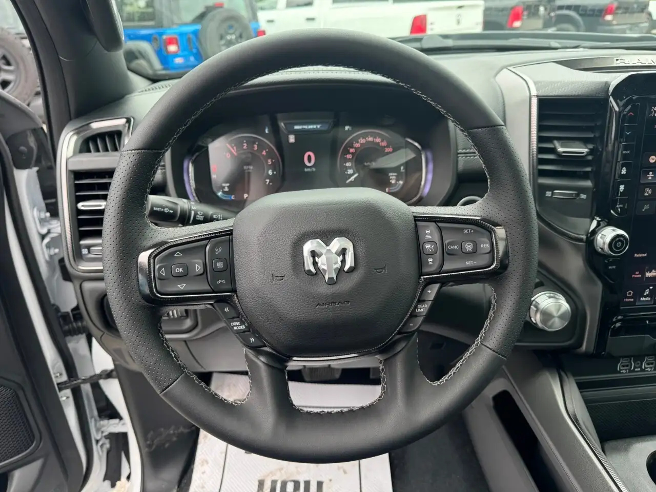 RAM 1500 снимка RAM 1500