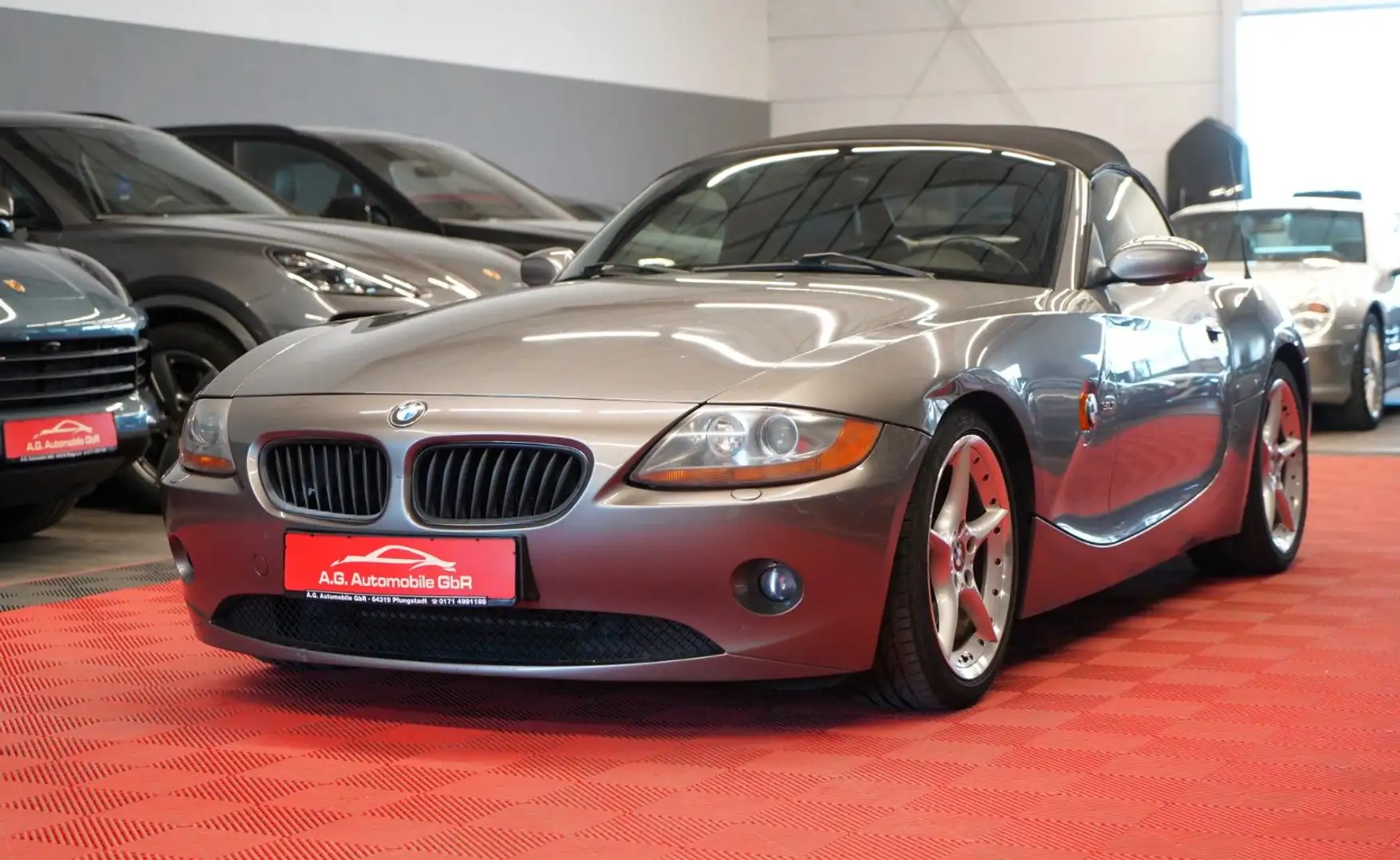 BMW Z4 Roadster 3.0i Xenon*Navi*Tempomat*PDC Grau - 1