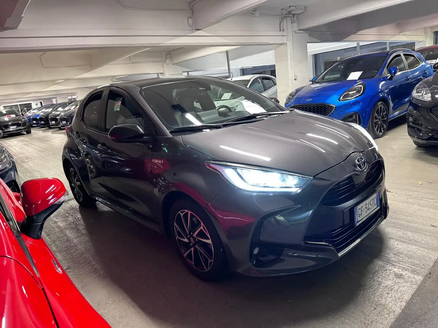 Toyota Yaris Yaris IV 5P 1.5h Lounge Grigio - 2