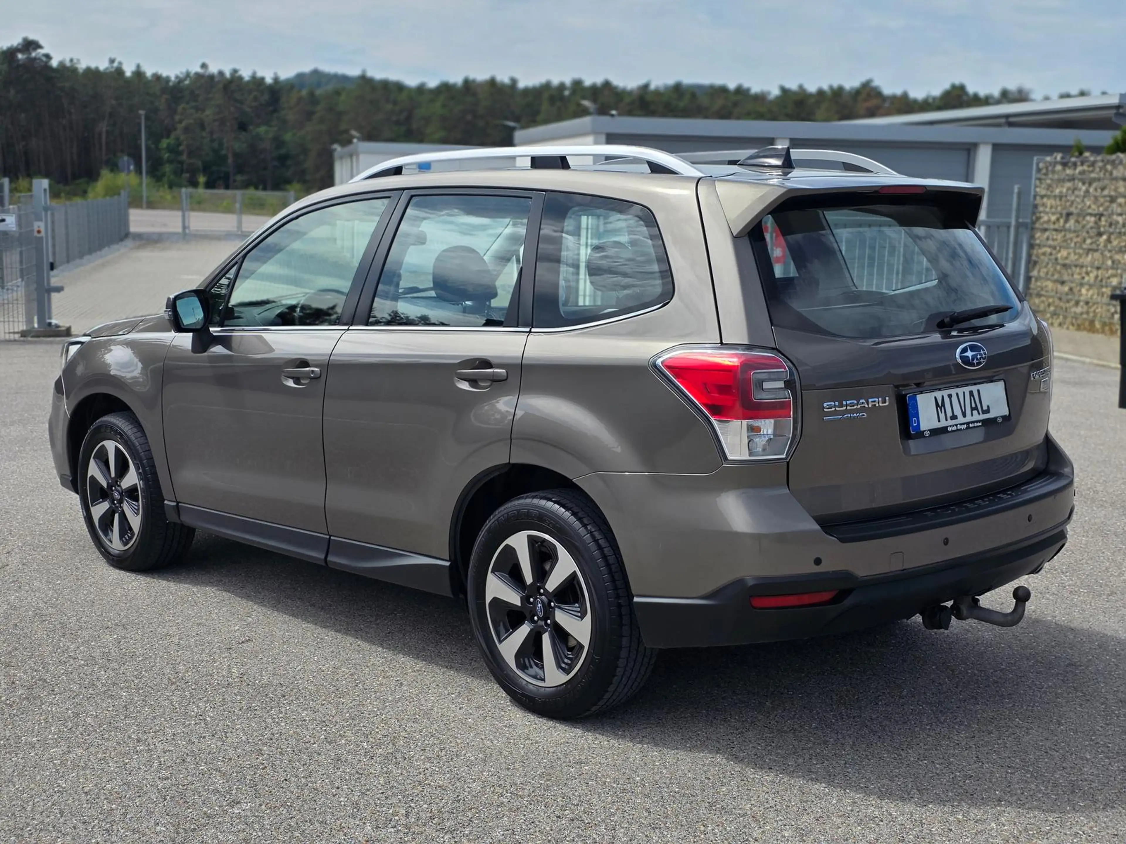 Subaru Forester 2.0/Kamera/Service Neu/8-Fach bereift — photo 5
