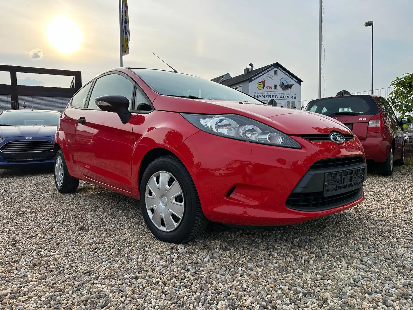 Ford Fiesta 1,3 Ambiente Rot - 2