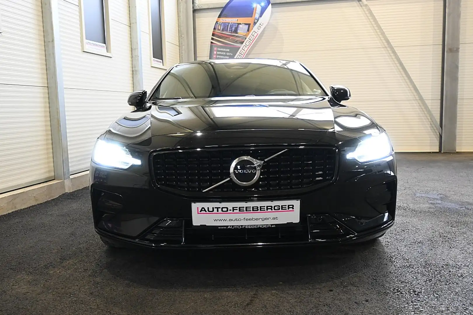 Volvo S60 B4 Plus Dark Aut.ACC,Standheizung,Leder-Sportpa... Schwarz - 2