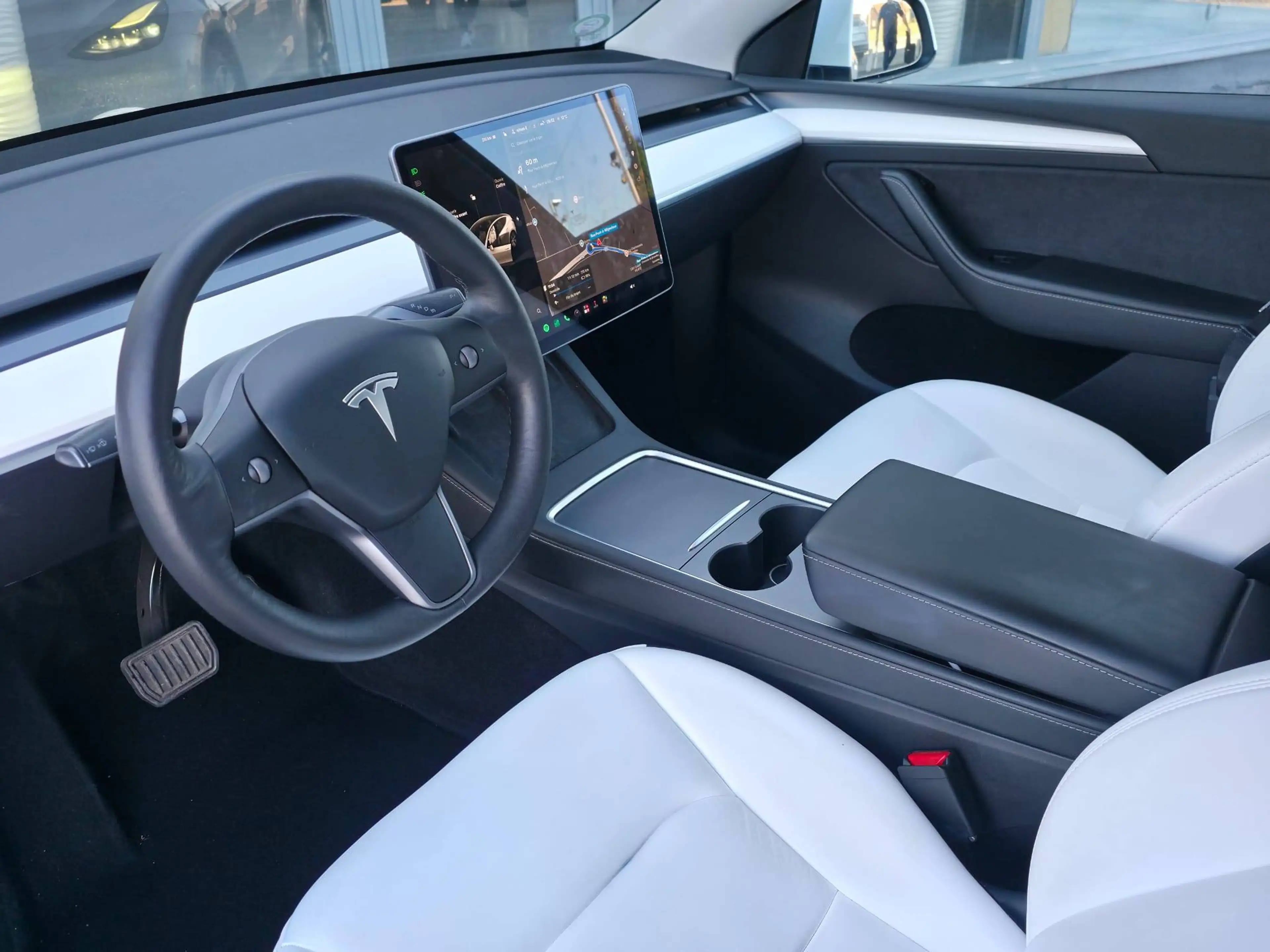 Tesla Model Y — photo 8