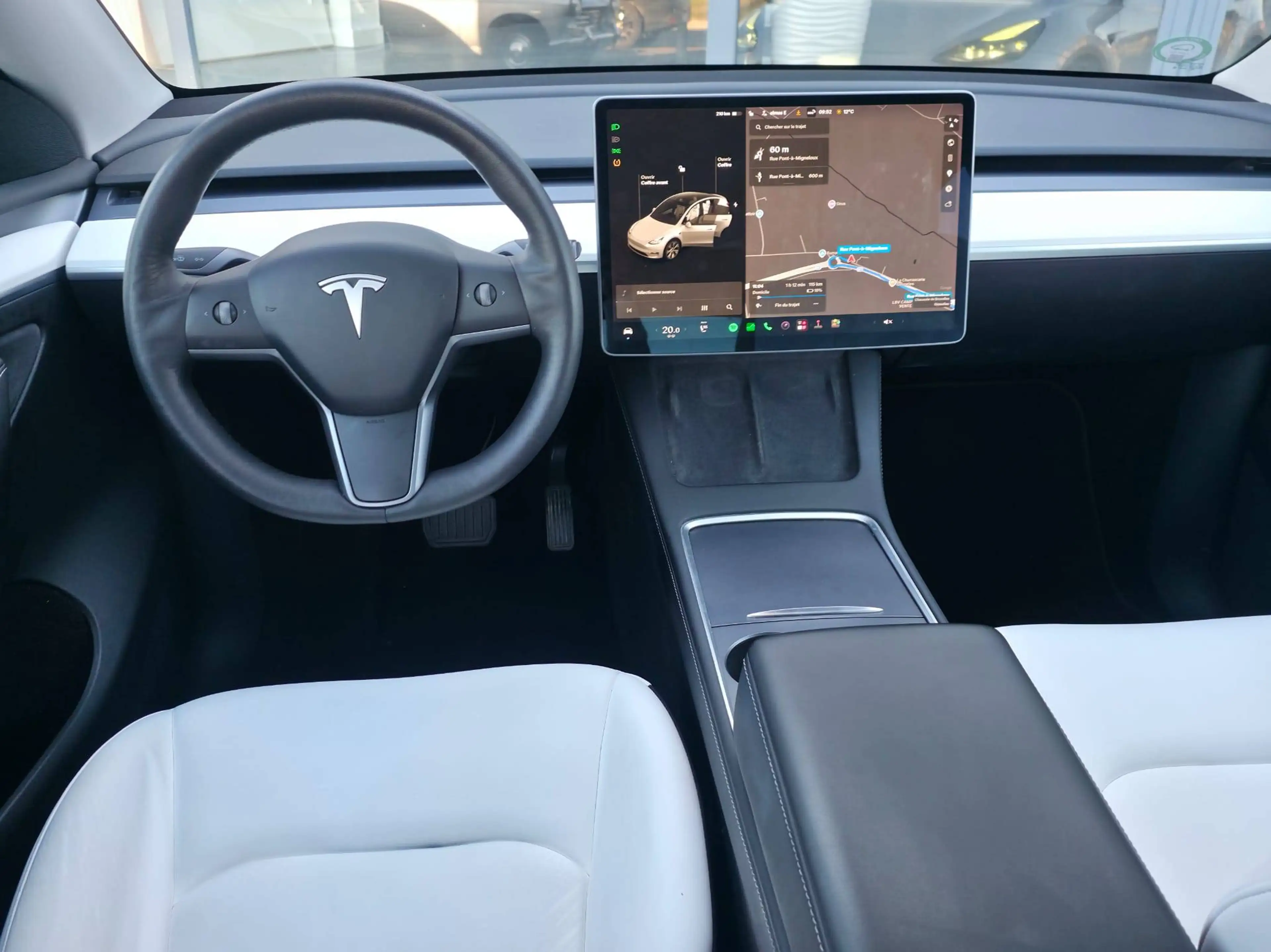 Tesla Model Y — photo 10