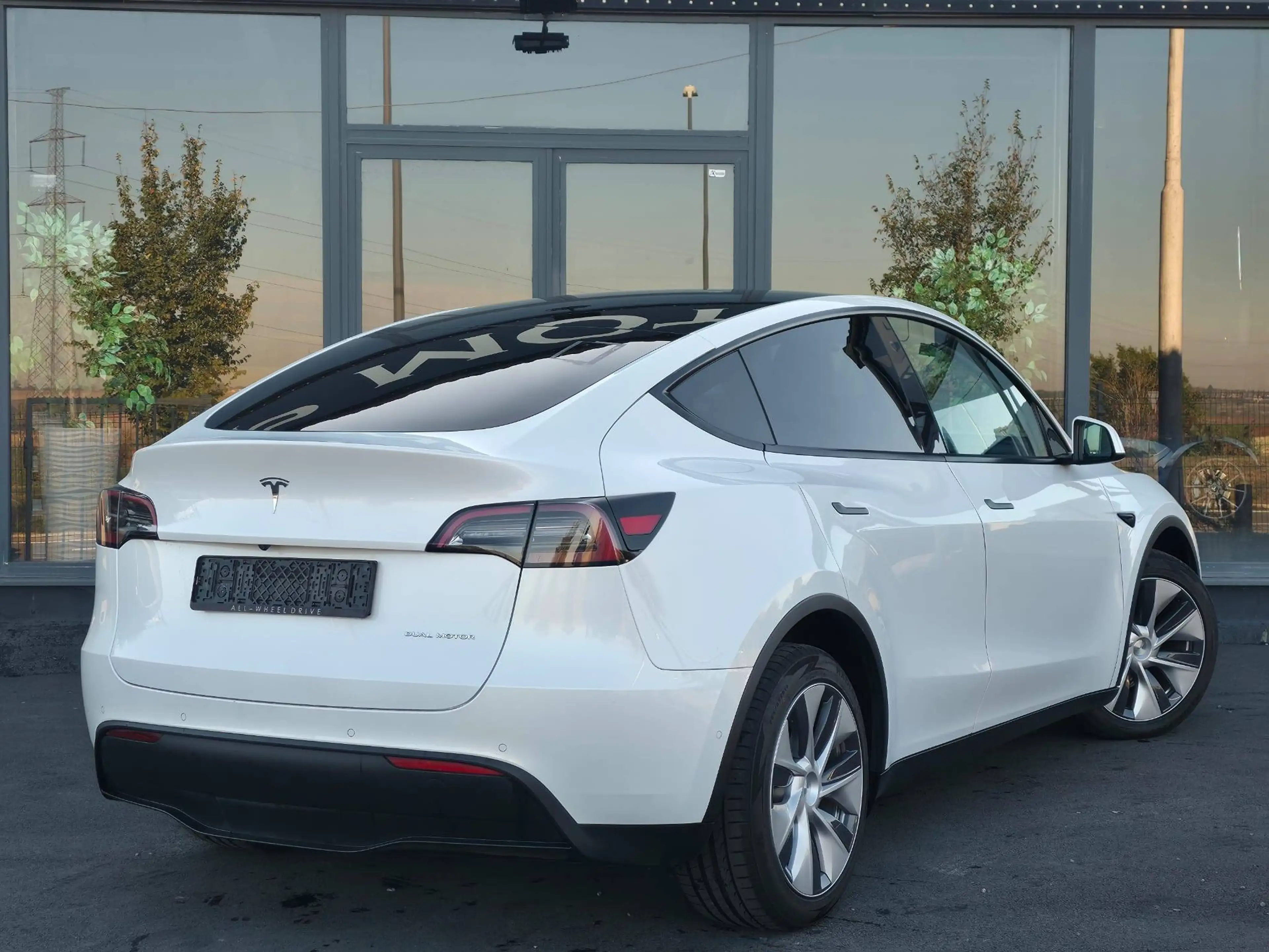 Tesla Model Y — photo 6