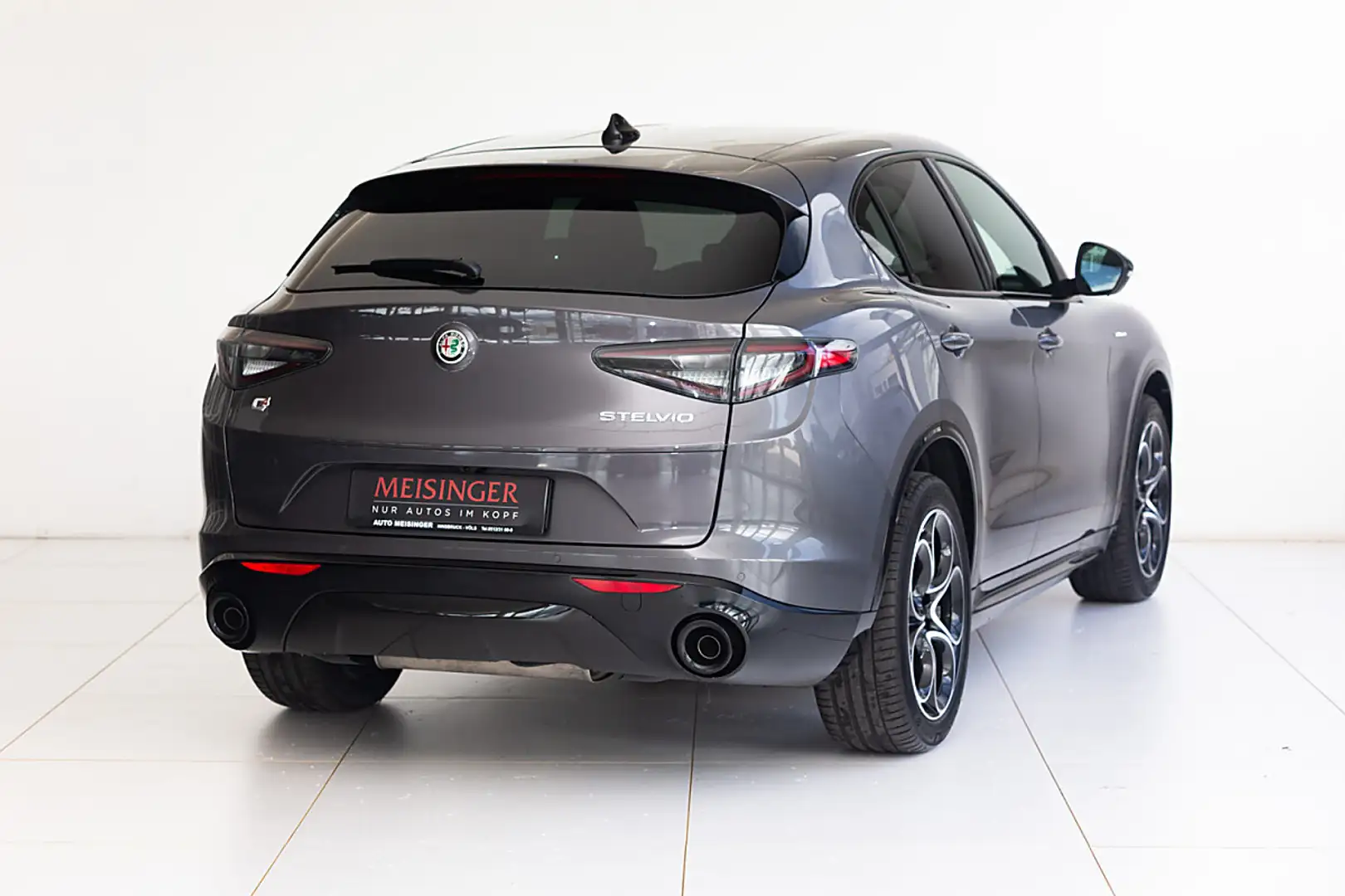 Alfa Romeo Stelvio Veloce 2,0 16V 280 AT8 Q4 Grau - 2