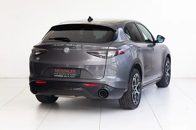 Alfa Romeo Stelvio Veloce 2,0 16V 280 AT8 Q4 Ansicht 2