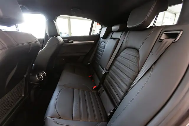 Alfa Romeo Stelvio Veloce 2,0 16V 280 AT8 Q4 Ansicht 15