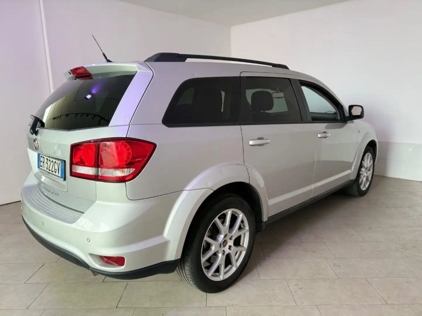 Fiat Freemont 2.0 Multijet 140 CV Lounge Silber - 2