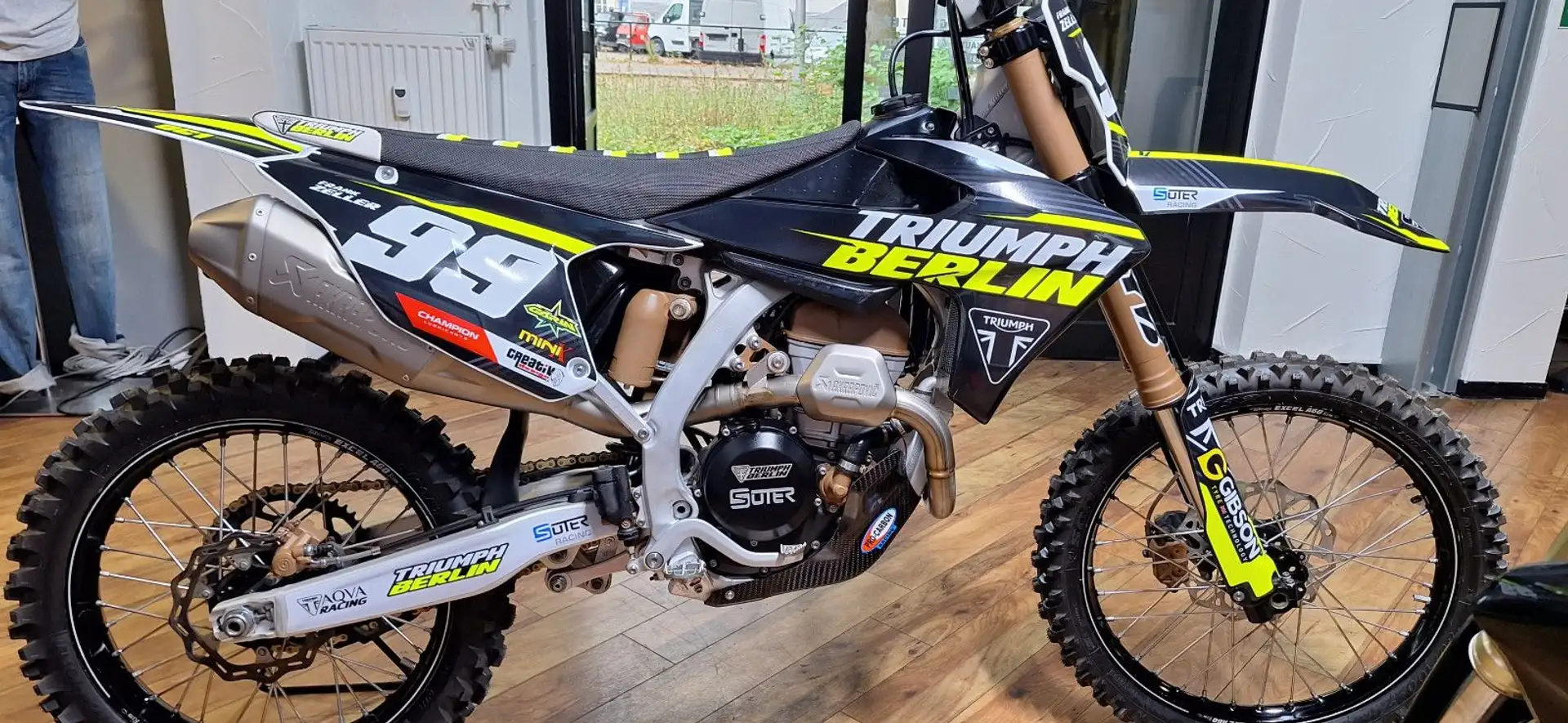 Triumph TF 250 X  AKRAPOVIC FACTORY EDITION Schwarz - 1