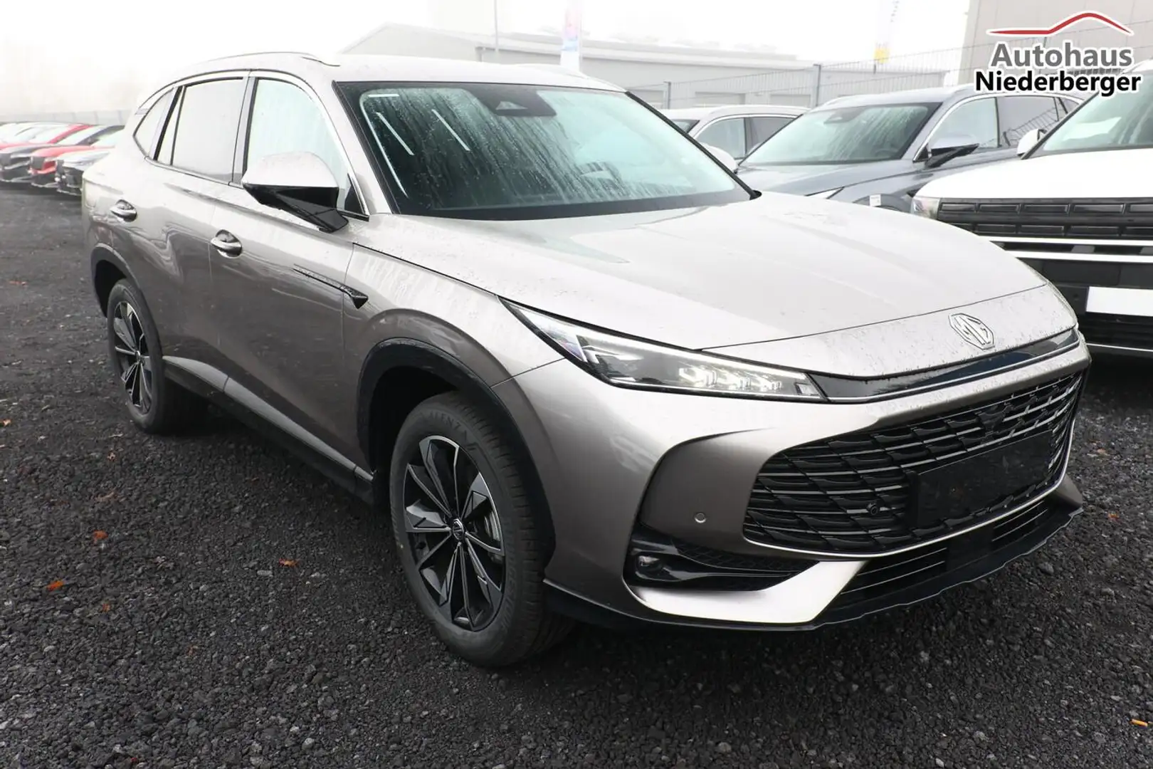 MG HS Luxury Kam360 TotW Memory LED Nav SHZ eHK 19Z 1... Silber - 2