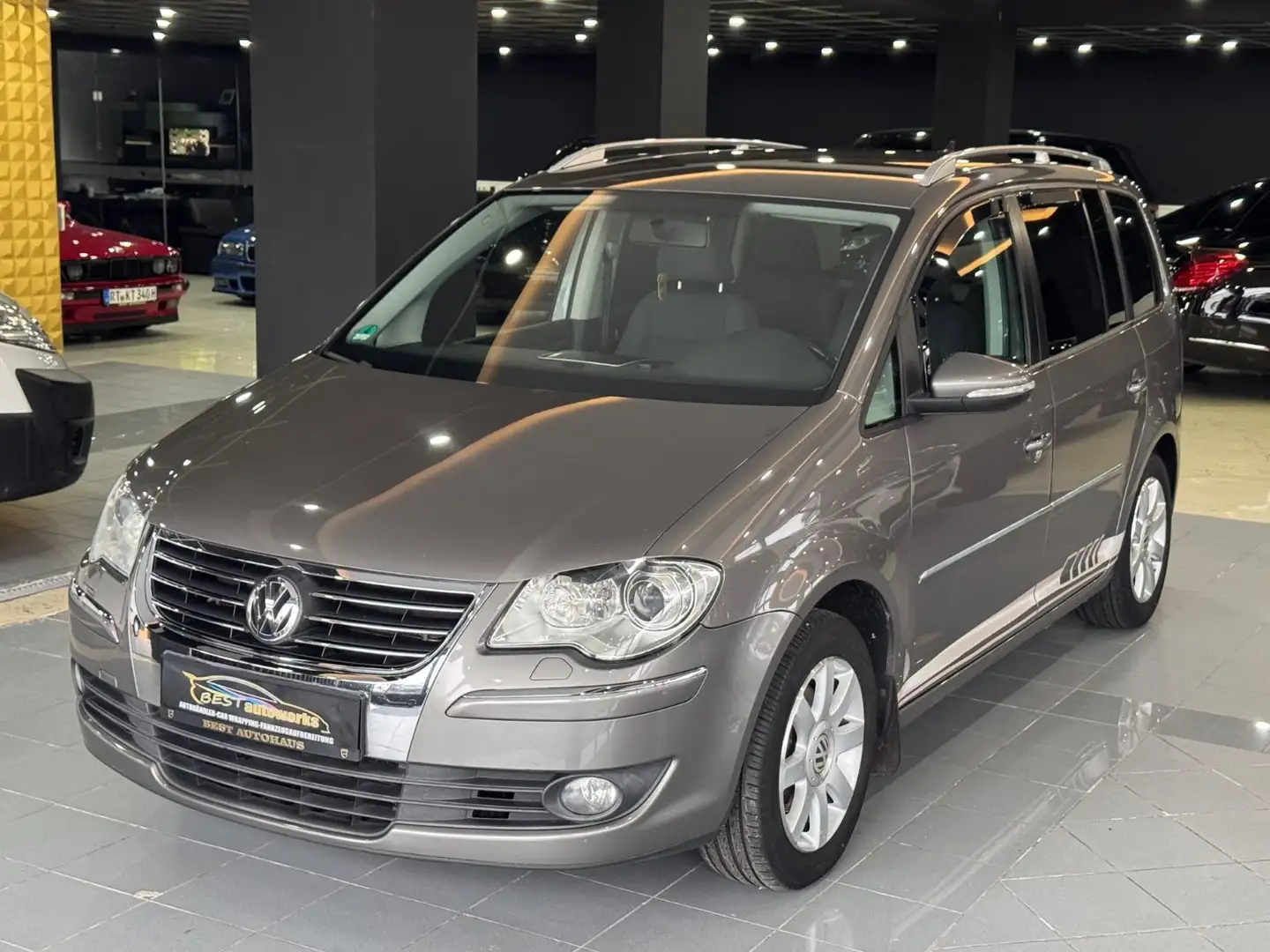 Volkswagen Touran Highline*PDC*KLIMA*AHK*SHZ* Grau - 2