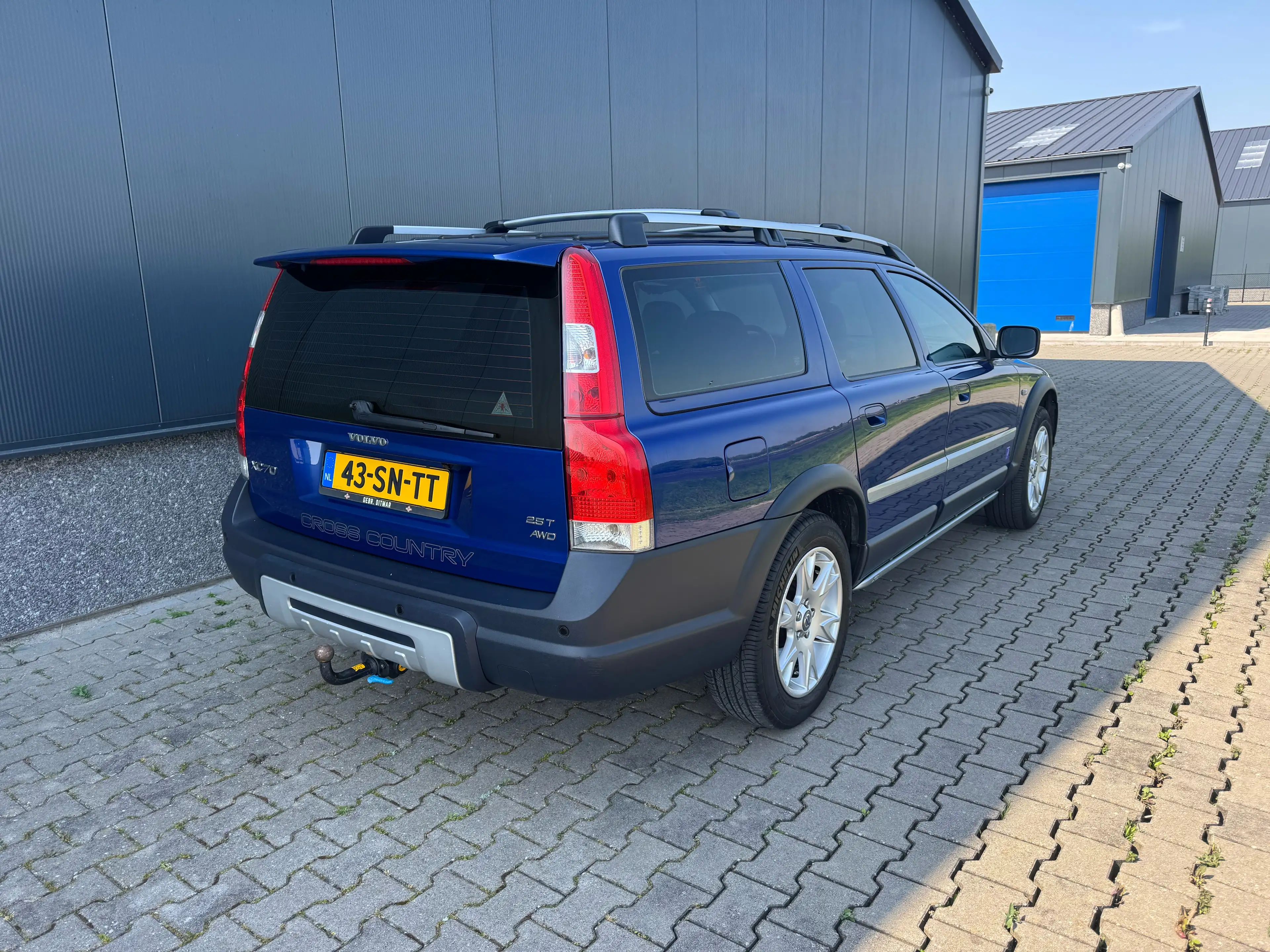 Volvo XC70 2.5 T AWD Ocean Race — photo 10