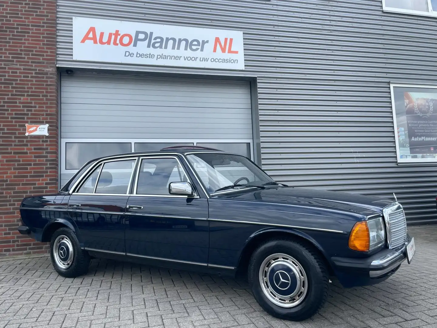 Mercedes-Benz 280 200-280 (W123) 200! Belastingvrij! Schuifdak! Modrá - 2