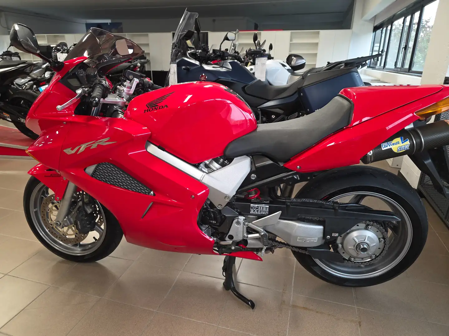 Honda VFR 800 Rosso - 2