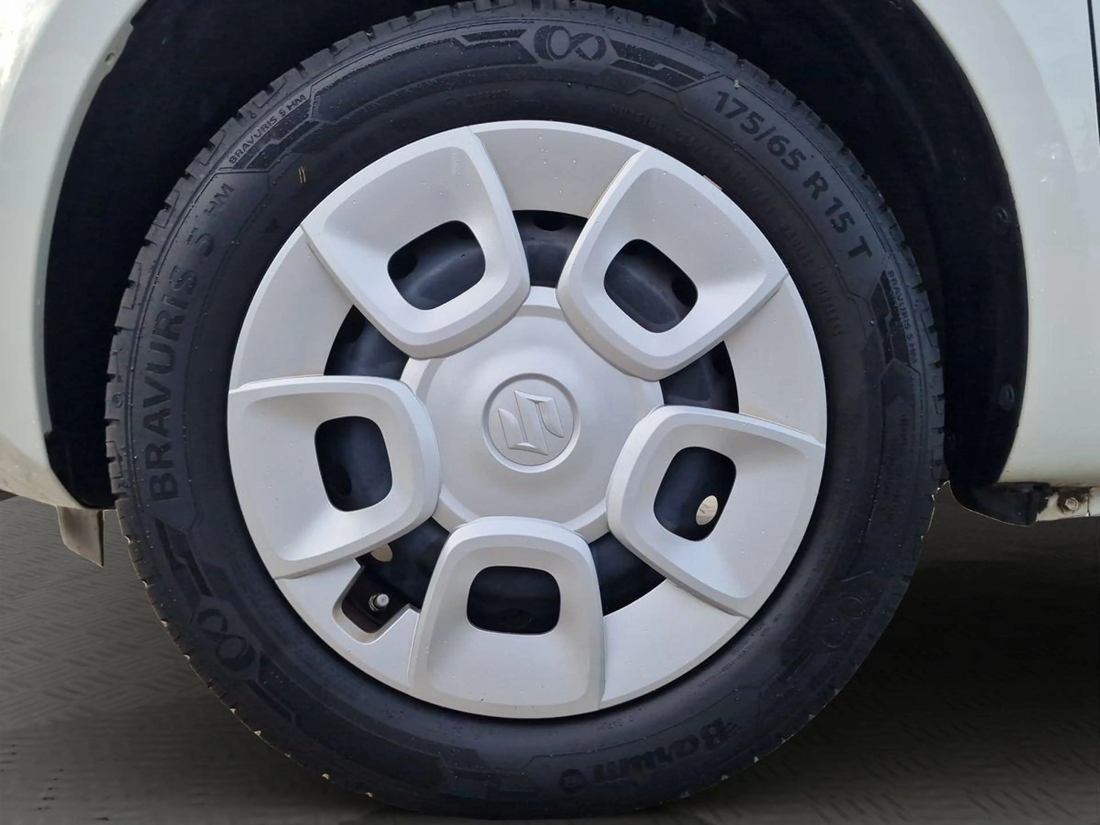 Suzuki Ignis 1.2 Hybrid Club — photo 10